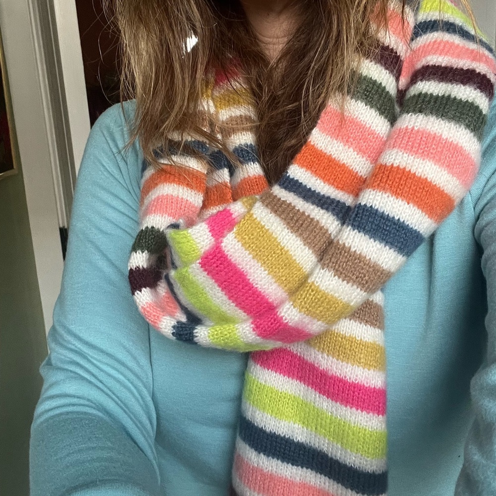 Cute striped GAP scarf